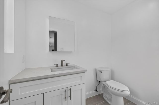 9 Oswego Place, West Babylon, NY 11704