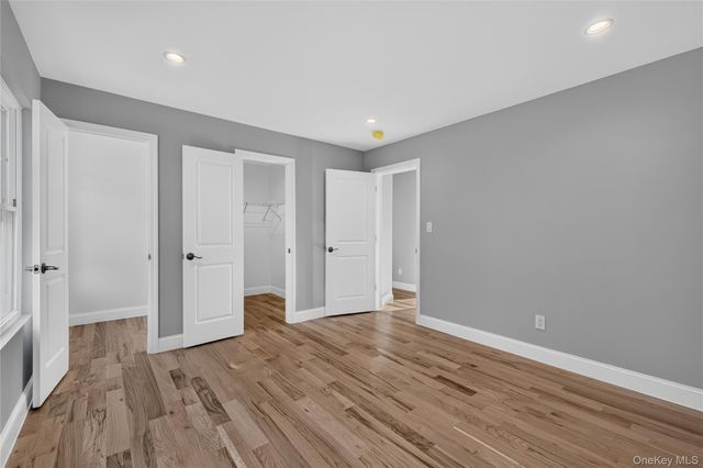 9 Oswego Place, West Babylon, NY 11704