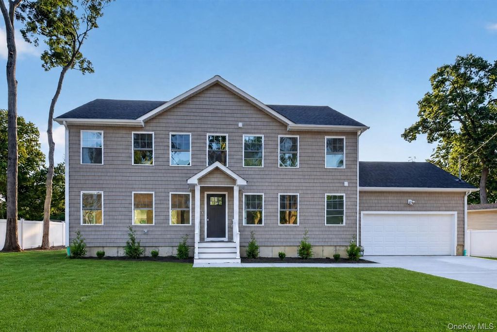 9 Oswego Place, West Babylon, NY 11704 — exterior