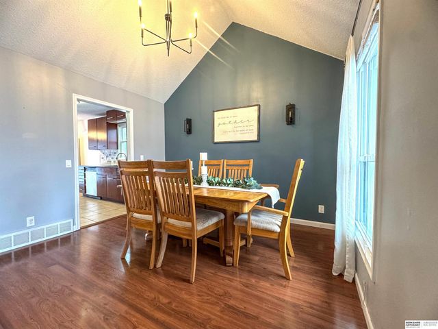 10830 Taylor Street, Omaha, NE 68164