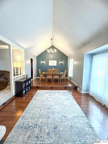 10830 Taylor Street, Omaha, NE 68164