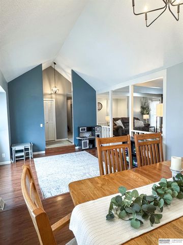 10830 Taylor Street, Omaha, NE 68164