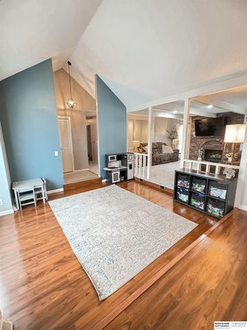 10830 Taylor Street, Omaha, NE 68164