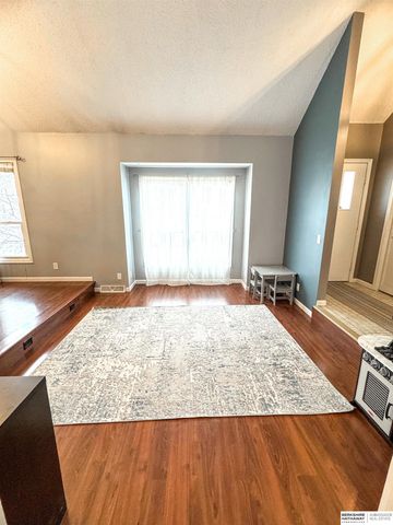 10830 Taylor Street, Omaha, NE 68164