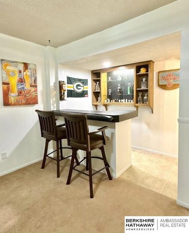 10830 Taylor Street, Omaha, NE 68164