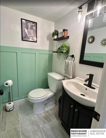 10830 Taylor Street, Omaha, NE 68164