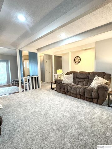 10830 Taylor Street, Omaha, NE 68164