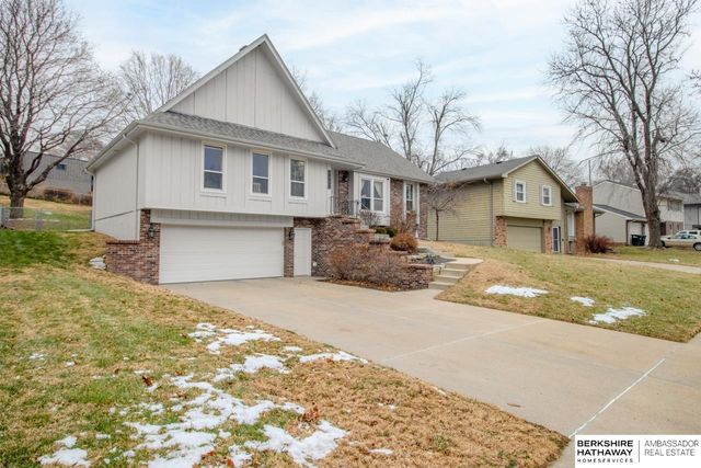 10830 Taylor Street, Omaha, NE 68164