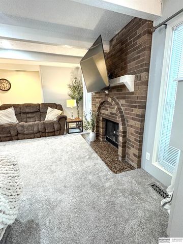 10830 Taylor Street, Omaha, NE 68164