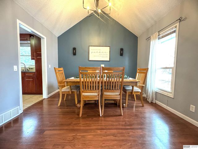 10830 Taylor Street, Omaha, NE 68164