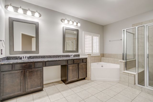 13704 Southern Oaks Drive, Fort Worth, TX 76028