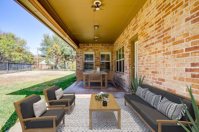 13704 Southern Oaks Drive, Fort Worth, TX 76028