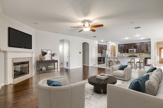 13704 Southern Oaks Drive, Fort Worth, TX 76028