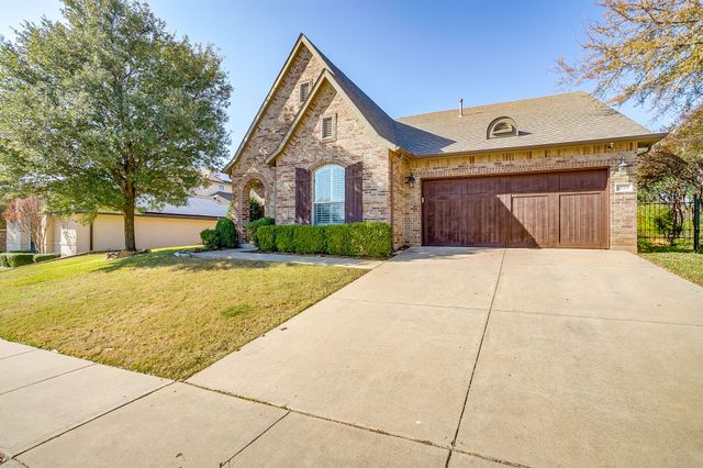 13704 Southern Oaks Drive, Fort Worth, TX 76028