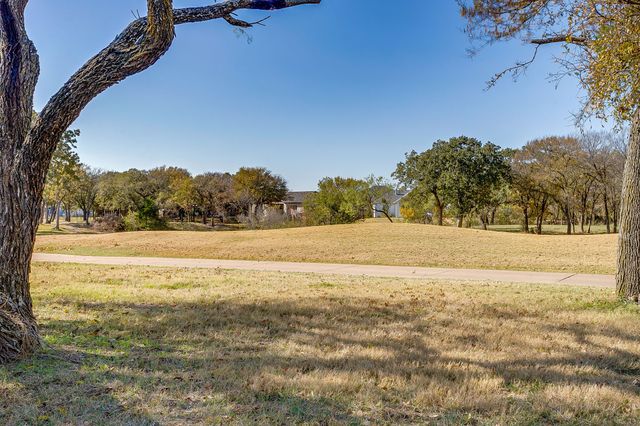 13704 Southern Oaks Drive, Fort Worth, TX 76028