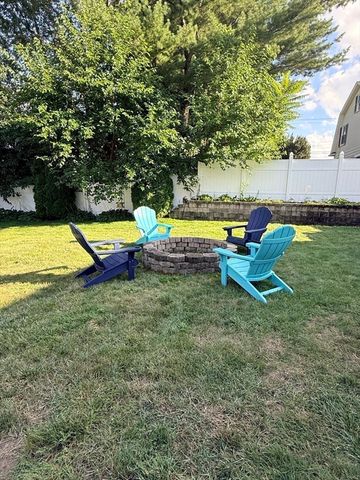 91 Royal St, Chicopee, MA 01020