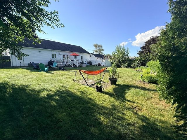 91 Royal St, Chicopee, MA 01020