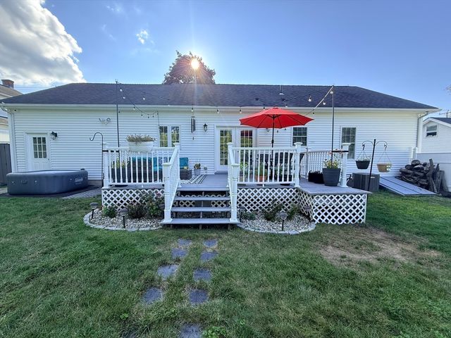91 Royal St, Chicopee, MA 01020