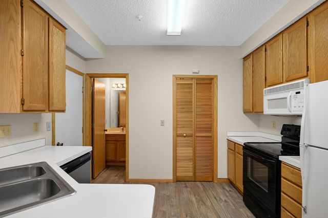 8775 Branson Drive 78, Inver Grove Heights, MN 55076