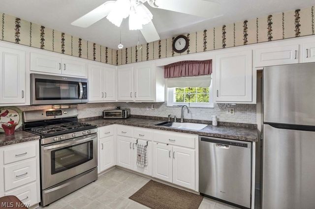 7120 Lakeview Drive, Parma, OH 44129