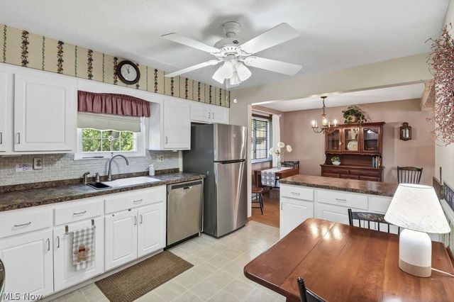 7120 Lakeview Drive, Parma, OH 44129