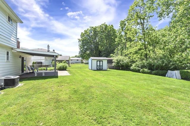7120 Lakeview Drive, Parma, OH 44129