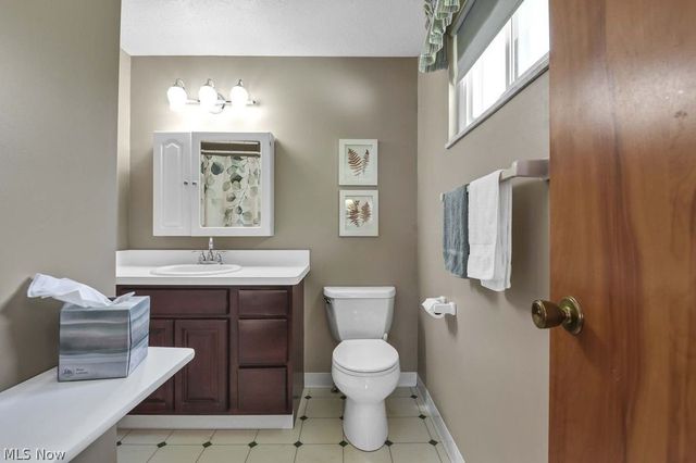 7120 Lakeview Drive, Parma, OH 44129