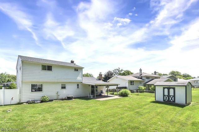 7120 Lakeview Drive, Parma, OH 44129