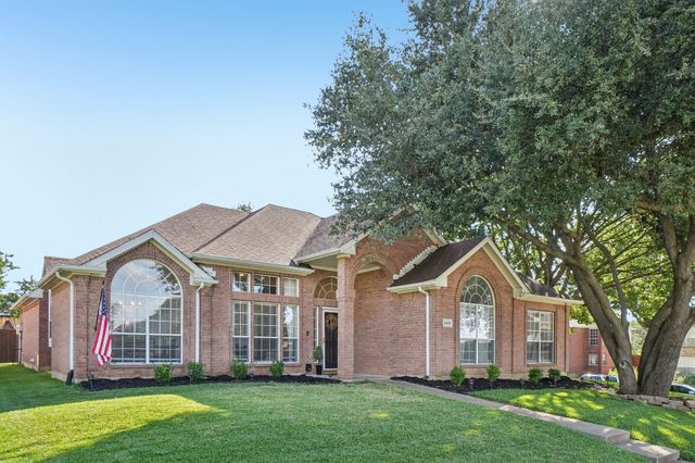 1424 Bogard Lane, Lewisville, TX 75077