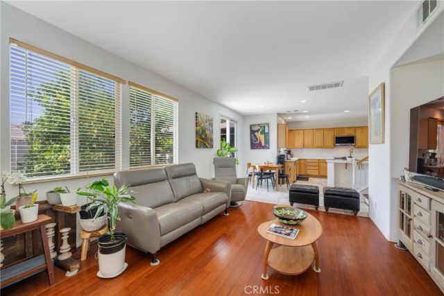 3819 Saint Austell, Perris, CA 92571