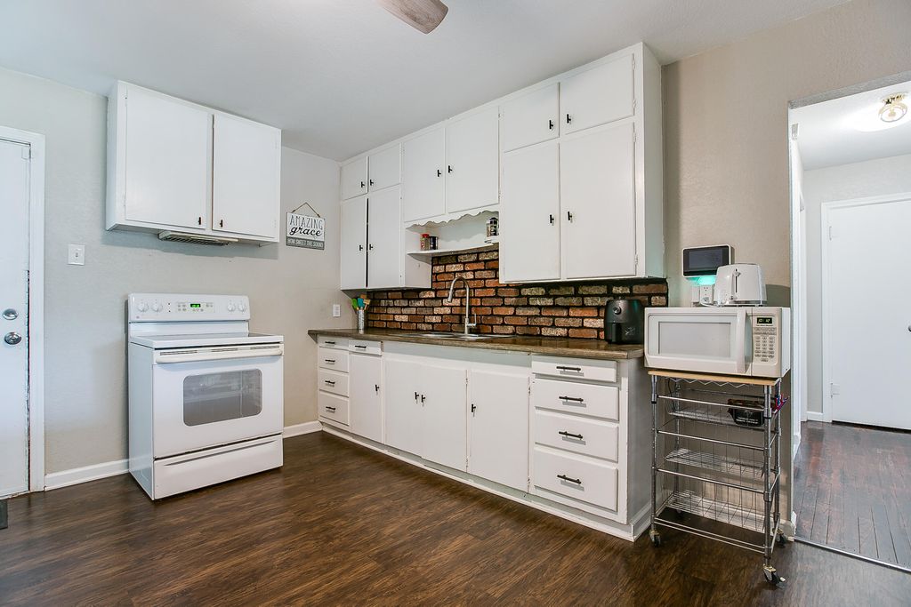 Image 6 of property listing at 2646 W Harris Avenue, San Angelo, TX 76901