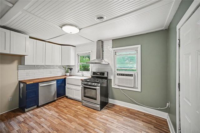 2409 Linden Drive, Kansas City, KS 66106