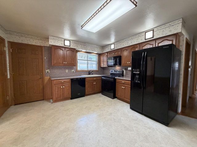 1624 State STREET, Union Grove, WI 53182