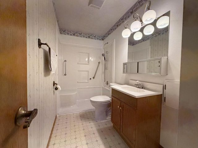 1624 State STREET, Union Grove, WI 53182