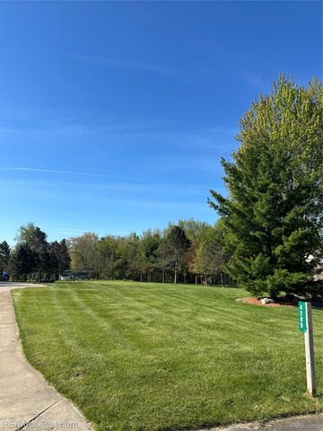 4299 Lake Farms Court, Fenton Charter Township, MI 48451