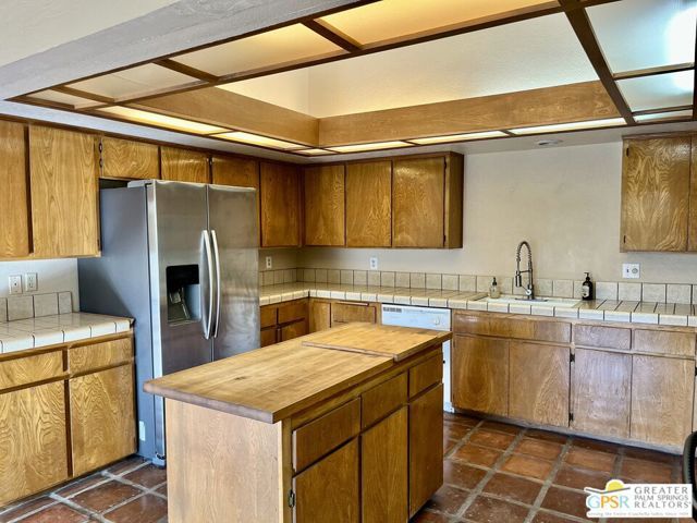 2657 N Whitewater Club Drive, Palm Springs, CA 92262