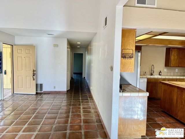 2657 N Whitewater Club Drive, Palm Springs, CA 92262