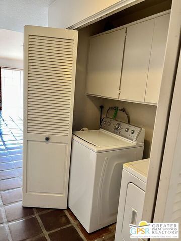 2657 N Whitewater Club Drive, Palm Springs, CA 92262