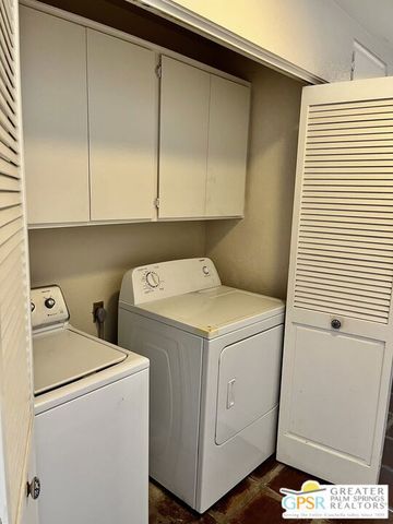 2657 N Whitewater Club Drive, Palm Springs, CA 92262