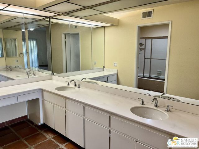 2657 N Whitewater Club Drive, Palm Springs, CA 92262