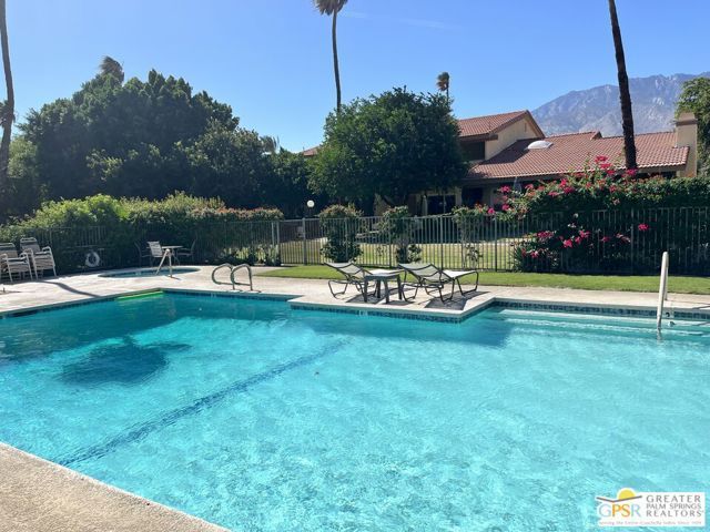 2657 N Whitewater Club Drive, Palm Springs, CA 92262