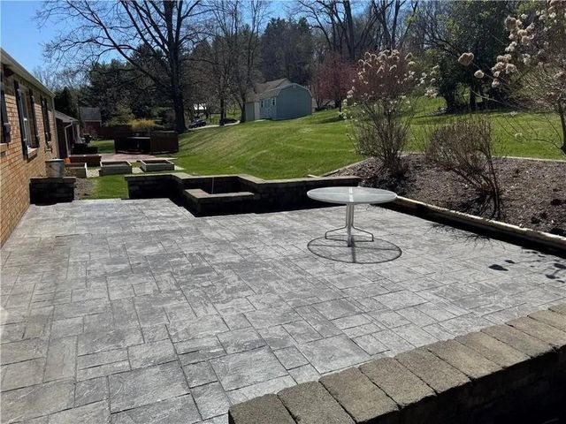 2251 Montgomery Road, Franklin Park, PA 15143