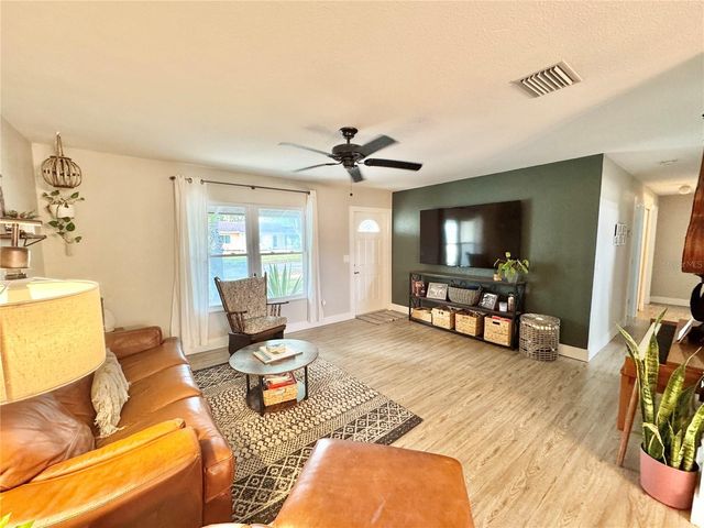 4400 MCKIBBEN DRIVE, North Port, FL 34287