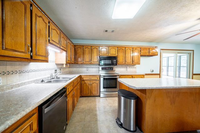 555 Shenandoah Drive, Cataula, GA 31804
