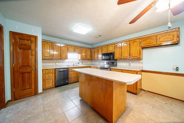 555 Shenandoah Drive, Cataula, GA 31804