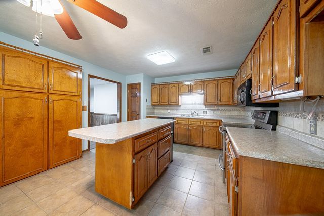 555 Shenandoah Drive, Cataula, GA 31804