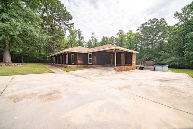 555 Shenandoah Drive, Cataula, GA 31804