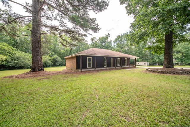 555 Shenandoah Drive, Cataula, GA 31804