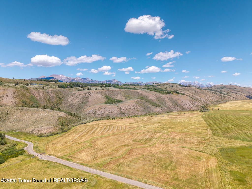 955 RED TAIL BUTTE Road, Jackson, WY 83001 photo 11