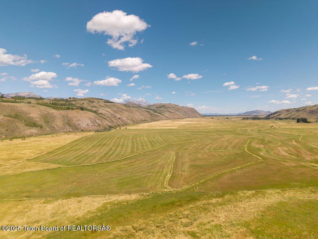 955 RED TAIL BUTTE Road, Jackson, WY 83001 photo 2